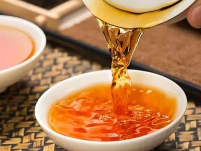 夏天喝红茶对身体好不好？？